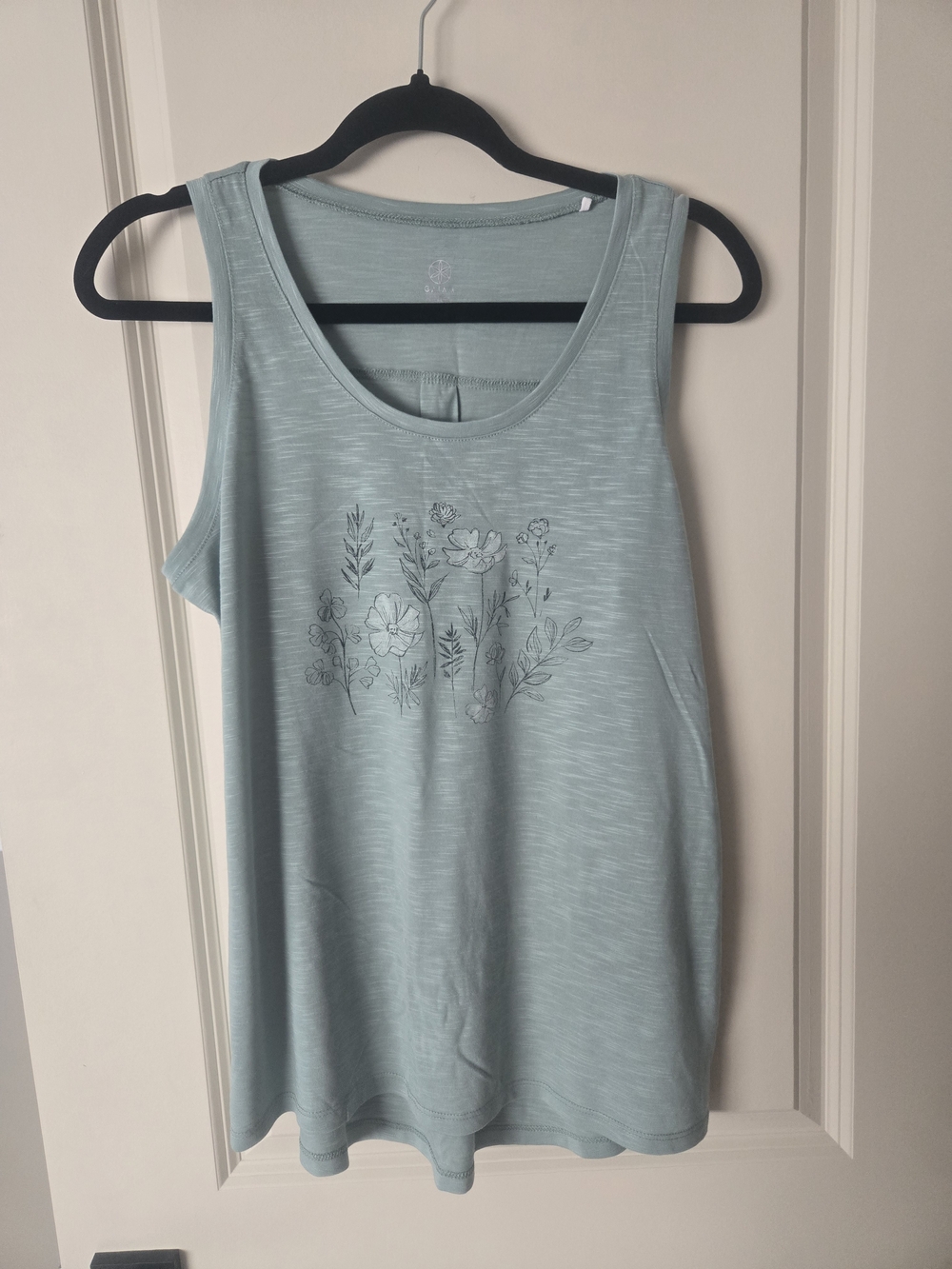 Light Green Floral Scoop Neck Tank Top